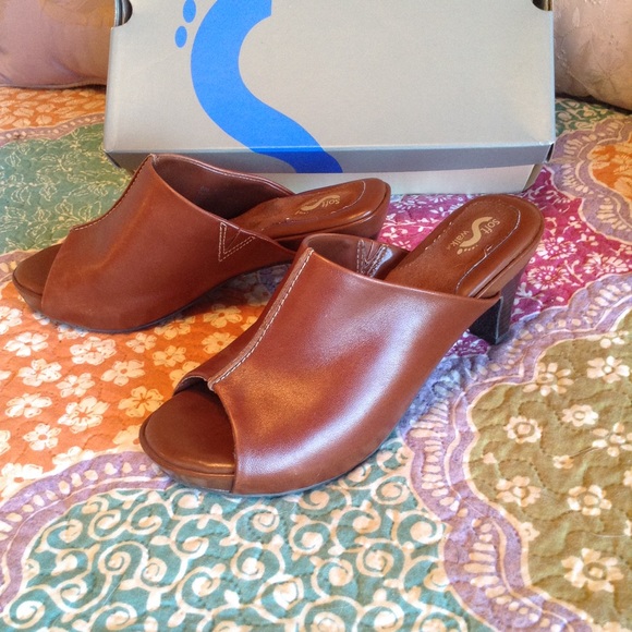 SOFT WALK Basel Cognac Sandals🌻 - Picture 1 of 7